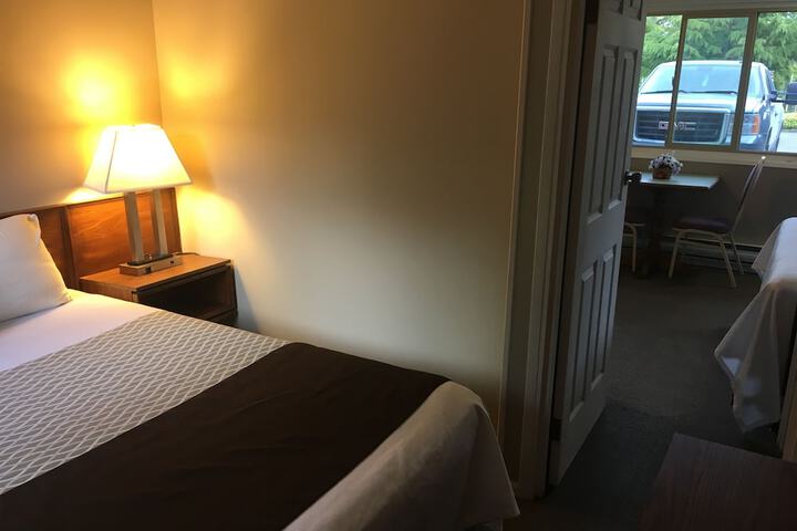 Room 52 of 101