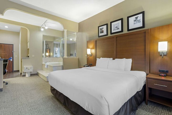 Room 10 of 15