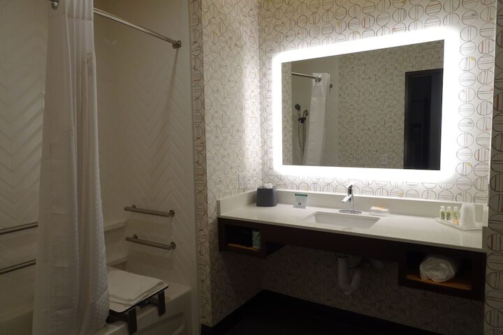 Room 28 of 37
