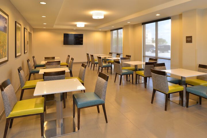 Comfort Inn & Suites Victoria North