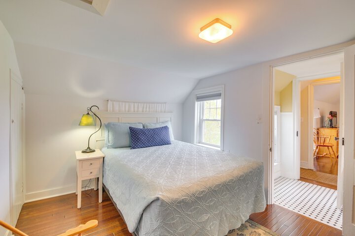 Rockland Home w / Deck 5 Mins to Historic Downtown!