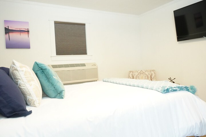 Room 21 of 27
