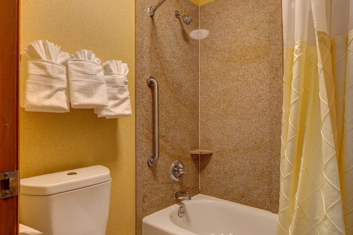 Room 12 of 68