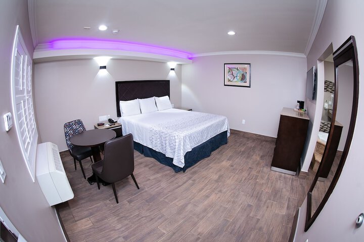 Room 26 of 37