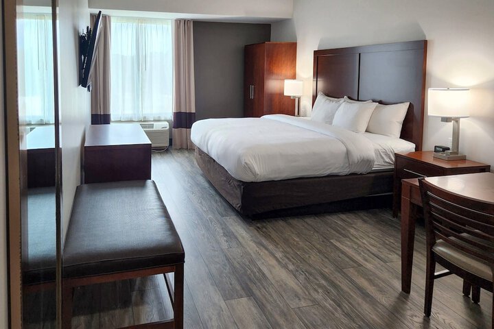 Comfort Suites Baymeadows Near Butler Blvd