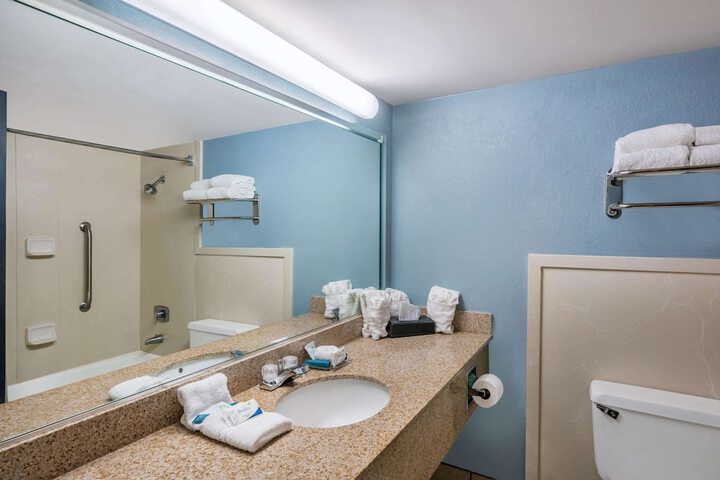 Travelodge by Wyndham Memphis Airport / Graceland