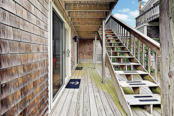 New Listing! Serene East End : Steps To Sand 3 Bedroom Condo