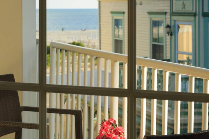 La Mer Beachfront Resort