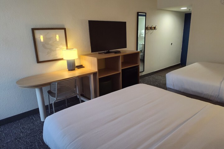 Spark by Hilton Stevensville
