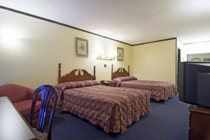 Room 9 of 14