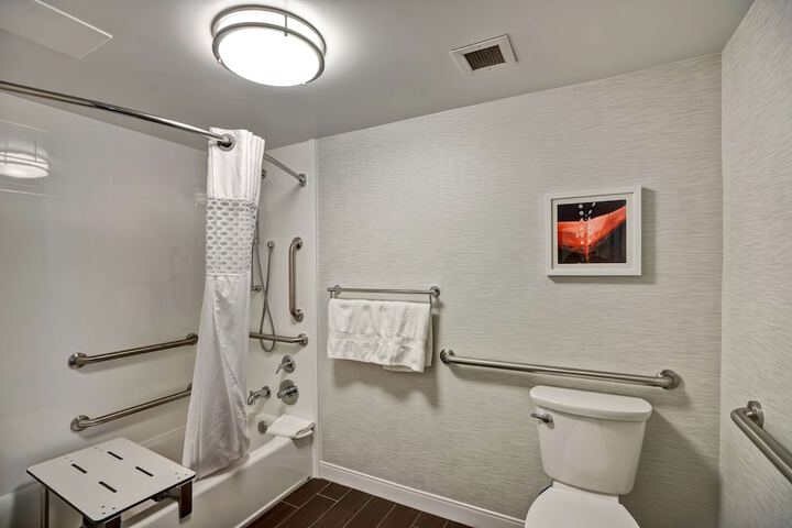 Room 21 of 35