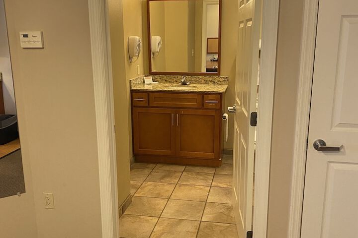 Room 42 of 61