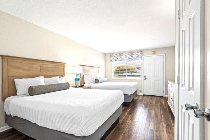 Club Destin Condos