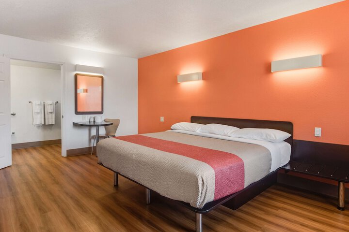 Room 20 of 29