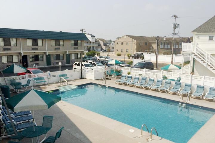 Pool 11 of 48