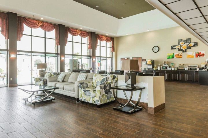 Quality Inn & Suites North Montgomery