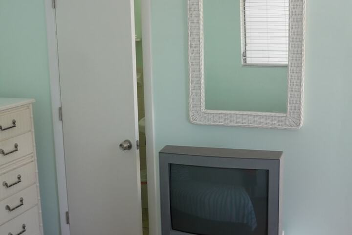 Room 17 of 42