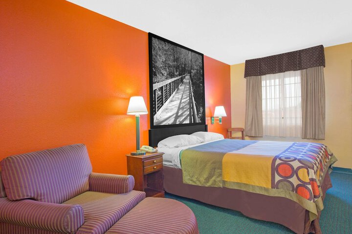 Room 15 of 15