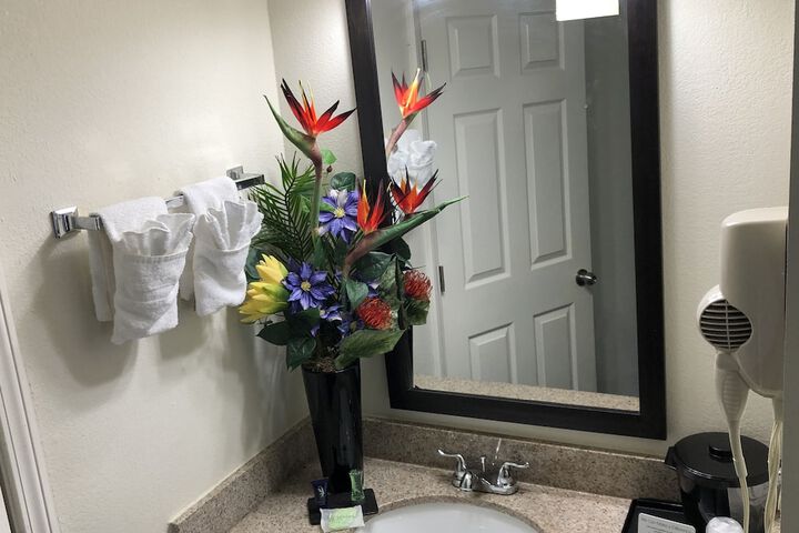Room 65 of 128