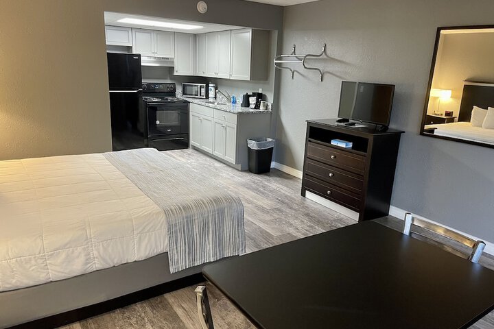 Room 32 of 62