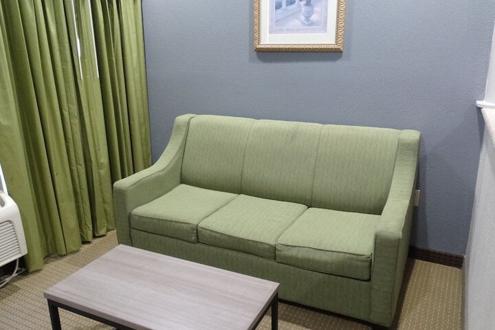 Room 14 of 16