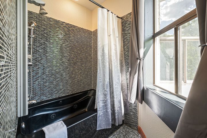 Room 40 of 115