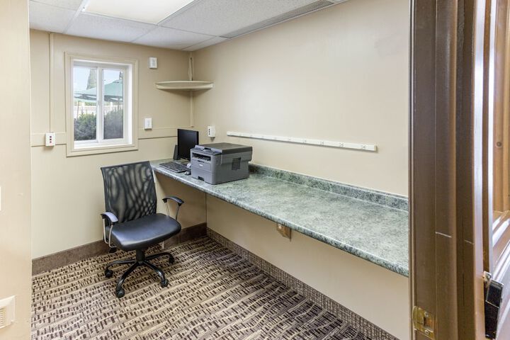 Business Center 31 of 32