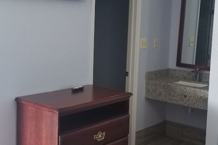 Room 16 of 20