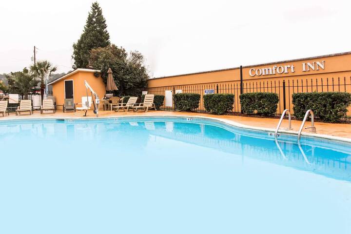 Pool 4 of 34