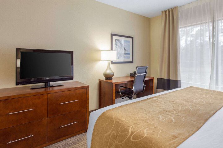 Comfort Suites Southport - Oak Island