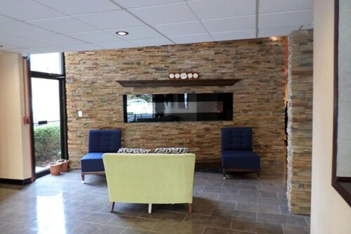 Travelodge by Wyndham Cleveland Lakewood