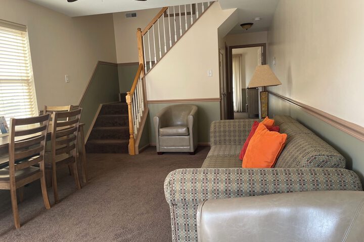 Room 43 of 185