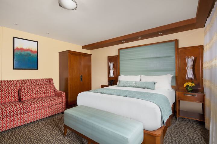 Room 11 of 38