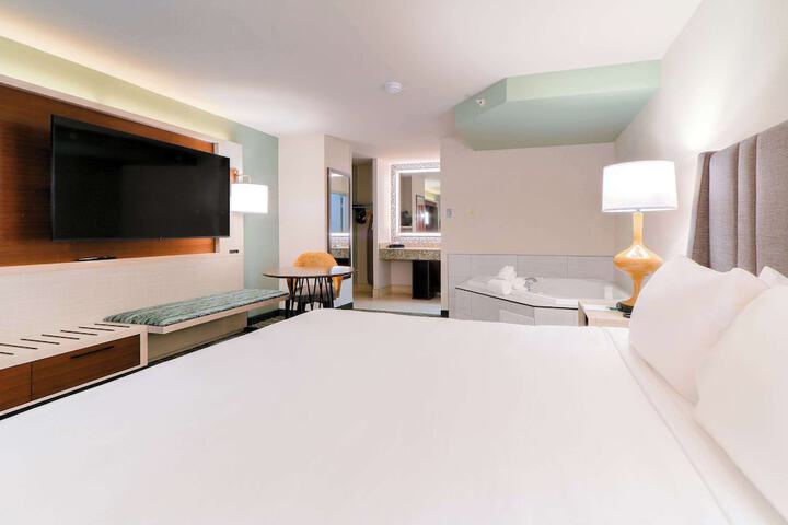 Room 51 of 73