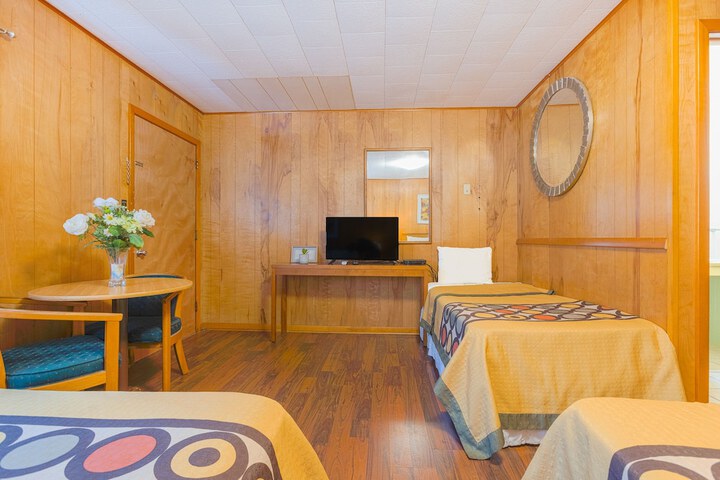 Room 16 of 62