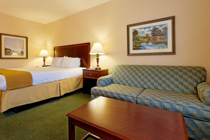 Room 33 of 61