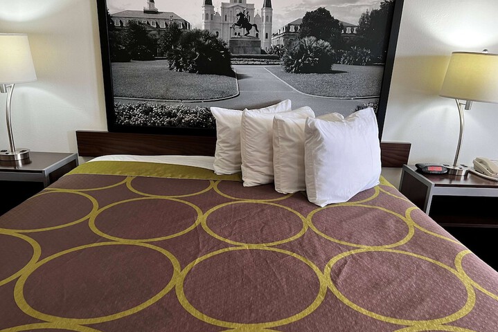Super 8 by Wyndham Slidell