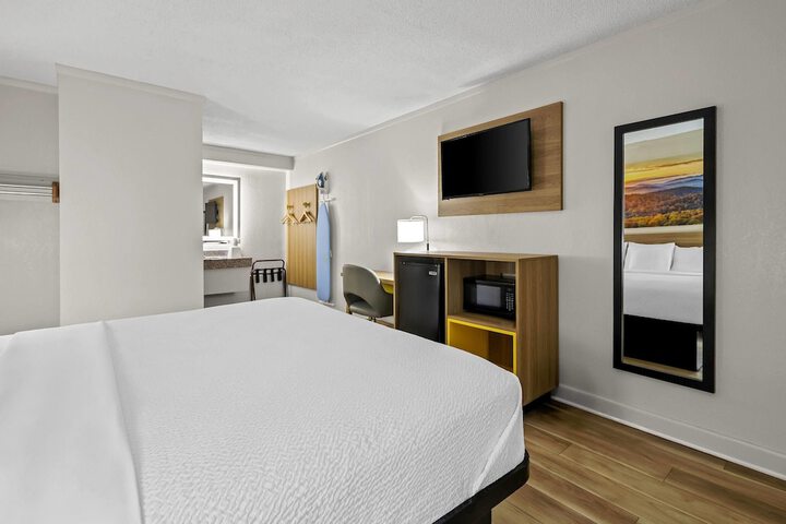 Days Inn by Wyndham Salem