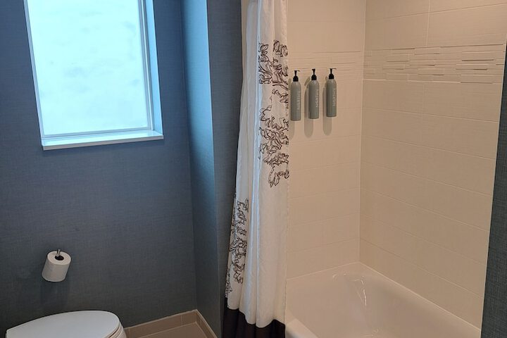 Room 28 of 46