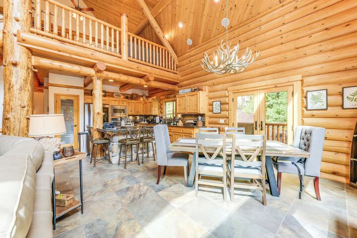 Mountain Cabin w / Hot Tub: 4 Mi to Shaver Lake!