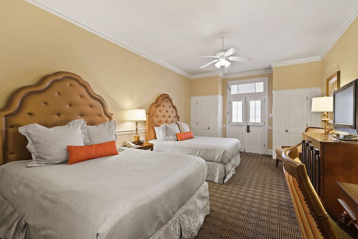 Room 13 of 32