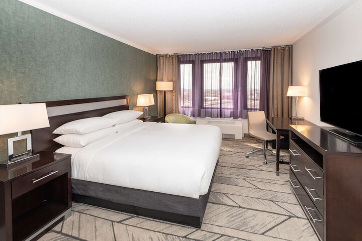 DoubleTree by Hilton Newark Penn Station