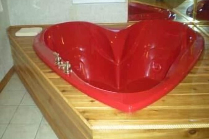 Hot Tub 17 of 18