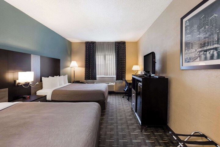 Room 25 of 28