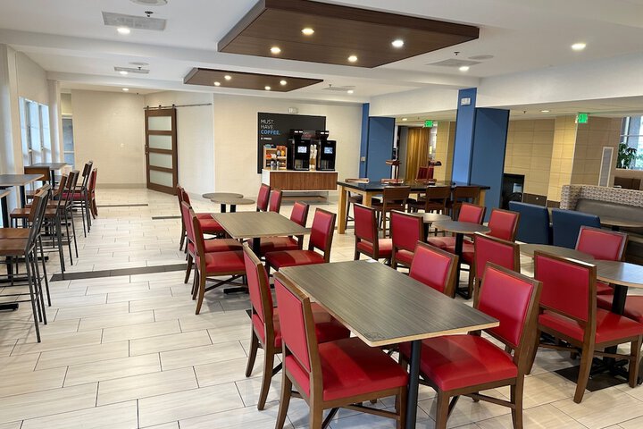 Holiday Inn Express Hotel & Suites Tracy by IHG