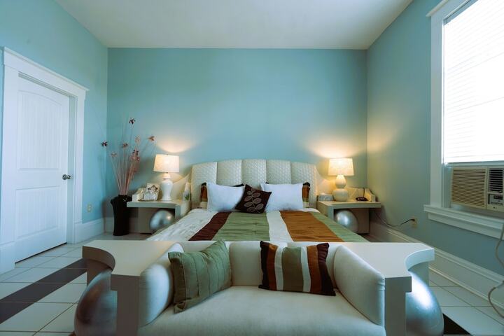 Room 108 of 271