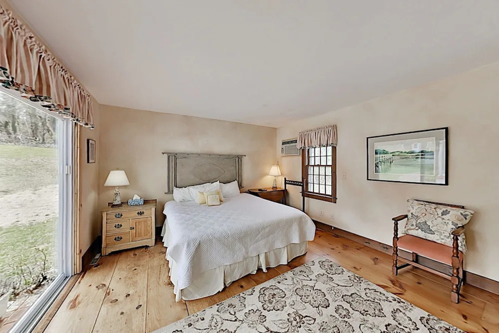 Timeless Cape Near Cold Storage Beach 4 Bedroom Home