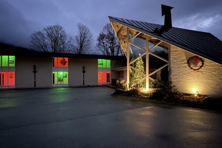 Toll Road Inn
