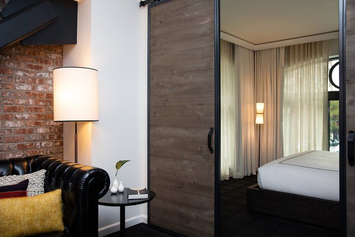 Room 26 of 111