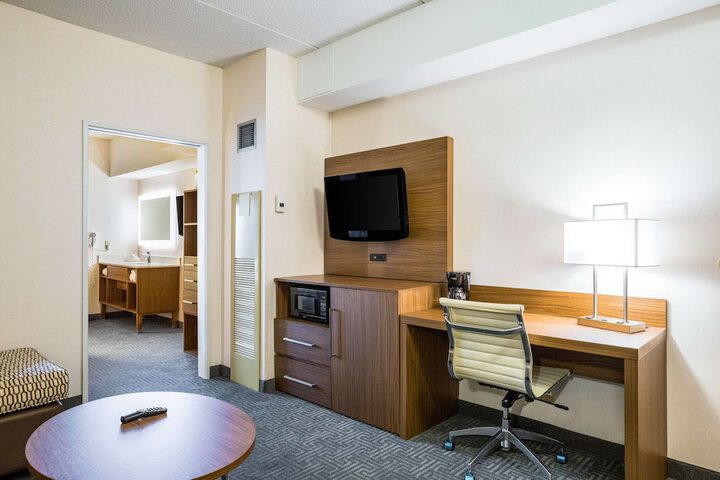 Room 15 of 34